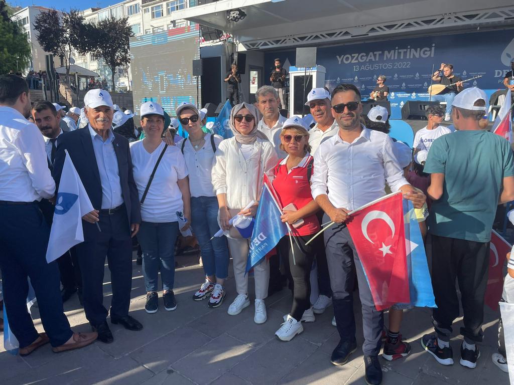 avfilizkahraman's tweet photo. Kim der 480 km yol gelmişler :)
#Yozgat #miting #GaziantepDEVA 💧🌱
@emin_ekmen @avertugrulkaya @MuratDEMIRTAA @barisbayhn @avsinanerdogan @merdogan27 @mehmetbudak20 @abdurahmanemre @alikarakan27 https://t.co/5PI53ryHGH