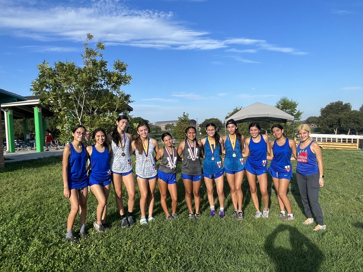 CoachGilpin's tweet photo. Girls CC getting their work in, competing up in Corpus Christi today!!
#beblue https://t.co/6CuruATBUO