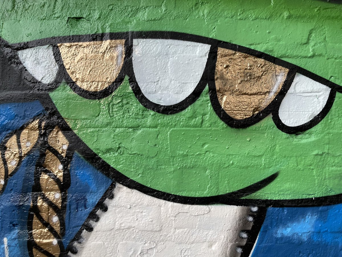 butchers_blind's tweet photo. glitter, gleam, & ultralight beam
.
detail shots from the latest collab wall at Do Over Diner coordinated by @verticalgallery featuring amazing work by #alexfacebkk, @yonmeister_art, @goopmassta, & #dy3art serving Chicago style!
.
#streetart #murals #chicago #streetartphotgrapy https://t.co/BKBgovXJxK