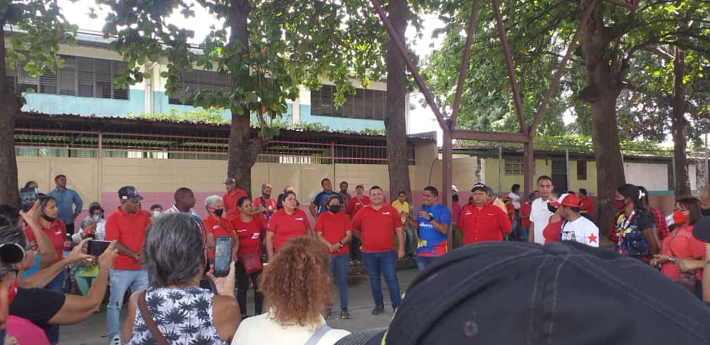 Desde el <a href="/Mcpo_Libertador/">MunicipioLibertador</a> Aragua las Bases En Asambleas informativas para la aplicar las 3R.Net #RenovacionProfunda Organización y trabajo! 
#PSUVEnRevolucionConLasBases <a href="/NicolasMaduro/">Nicolás Maduro</a> <a href="/luchaalmada/">Alfred Nazaret Ñáñez</a> <a href="/PartidoPSUV/">PSUV</a> <a href="/dcabellor/">Diosdado Cabello R</a> <a href="/regulolacruz/">Regulo La Cruz</a> <a href="/HectorCardozaC/">Hector Cardoza</a> <a href="/PETRALEMUS/">PETRA LEMUS</a>