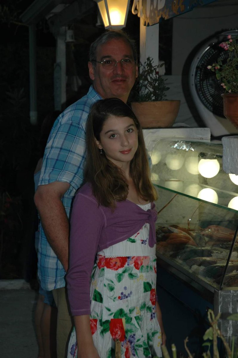 Lisgetsreal's tweet image. A few days after this picture was taken, 15 years ago this evening, I gave my dad a hug, not knowing it was the last time.

15 years ago tomorrow he ended his life by suicide. 

No matter how worthless you feel, remember there is always someone who prefers you alive.