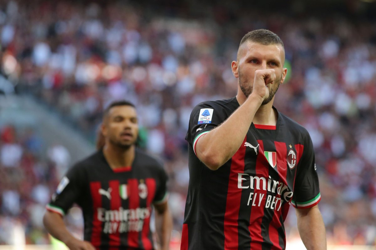 SiaranBolaLive's tweet photo. FT #SerieA
Milan 4-2 Udinese
(Theo Hernandez 11', Ante Rebic 15', 68', Brahim Diaz 46'---Rodrigo Becao 2', Adam Masina 45+4')

Milan Comeback!! https://t.co/CwSXeQIEg8