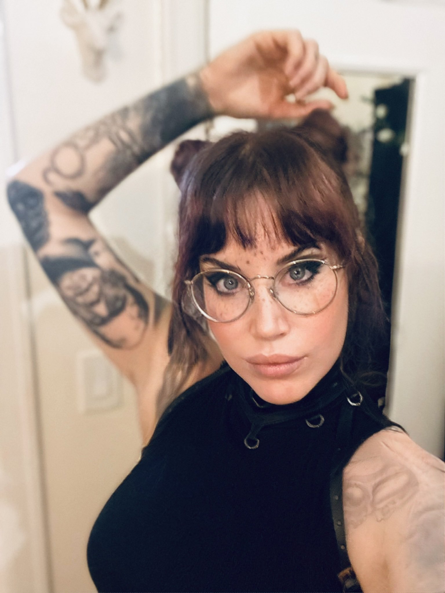 tw-pornstars-dominatrix-rin-the-blasphemy-queen-twitter-flying