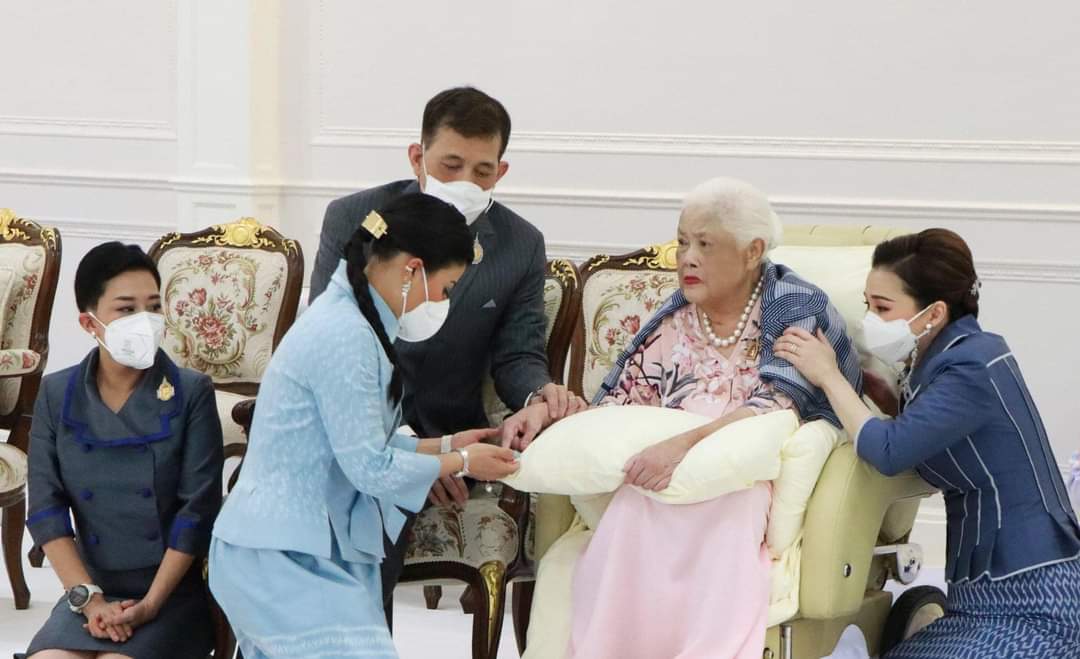 borannanma's tweet photo. สมเด็จพระนางเจ้าสิริกิติ์ พระบรมราชินีนาถ พระบรมราชชนนีพันปีหลวง ทรงบำเพ็ญพระราชกุศล เนื่องในโอกาสวันเฉลิมพระชนมพรรษา ๙๐ พรรษา https://t.co/NOvagr9Tjj