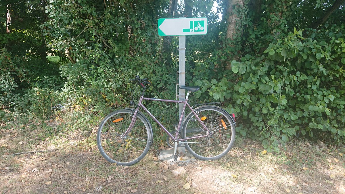 cyclyon's tweet photo. Heureux de t'avoir croisé @xylome, sur ta trace #ifsNiort22, pour moi en mode #HDCCG !
Bonne route et à la prochaine 👋🚴♂️🤜🤛🚴👍 https://t.co/S1W8Epyh5z