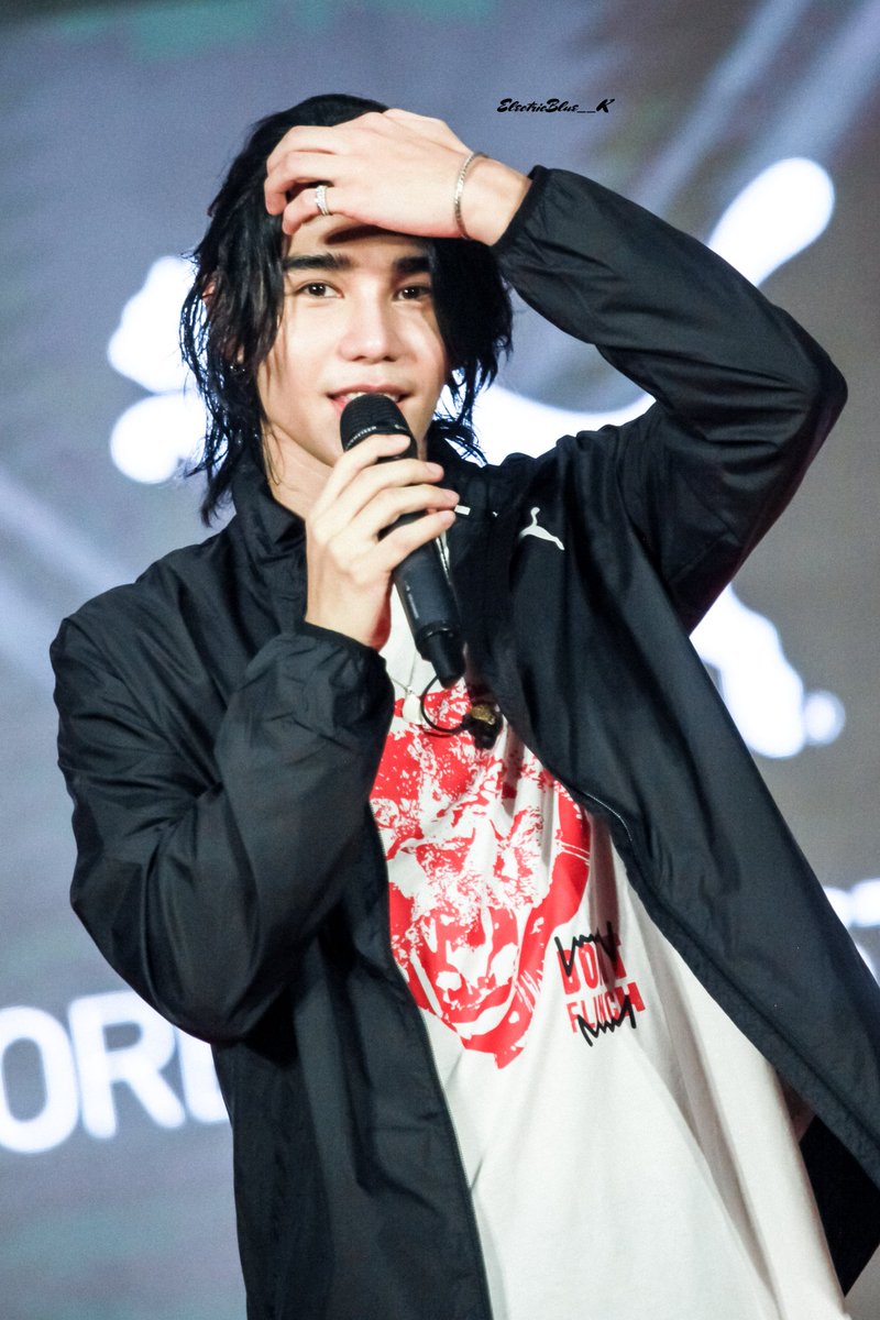 ElectricBlue__K's tweet photo. พี่เจฟฟฟ...พี่เจฟฟฟ...😍😍
#PUMATHAILAND 
#PUMACATTH 
#jeffsatur https://t.co/0HETj5mtYL