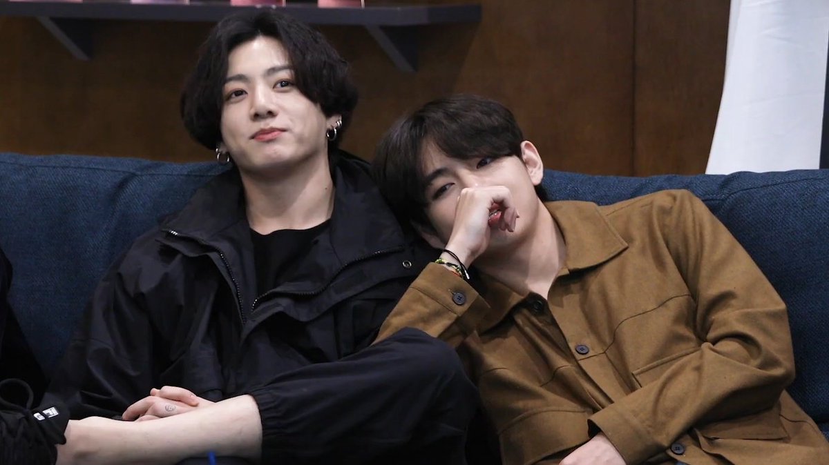 vvvxim's tweet photo. taekook short au.

ㅡ enemies to lovers

katanya benci bisa jadi cinta. tapi kira-kira kalimat itu cocok gak ya buat dua sejoli yang sering banget ribut dikelas? https://t.co/u2MzyoFEgk