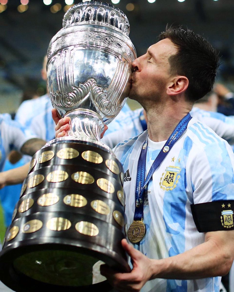 OK_Diego_10's tweet photo. @tndeportivo #MessiTND es lógico que Lio no sea nominado a mejor jugador del mundo.
#Messi es de otra galaxia! https://t.co/Jdhm6cmezc