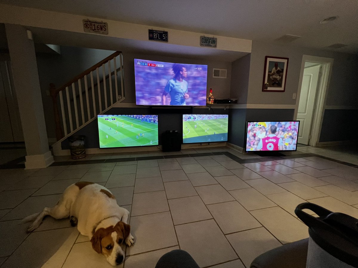 leitzout5's tweet photo. Ginger loves her @premierleague Saturdays! #EPL #MCIBOU #WOLFUL #BHANEW #ARSLEI #BrittanySpaniel #andsomethingelse https://t.co/Hc16duJpje