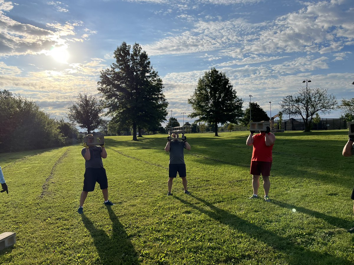 F3Southsid3's tweet photo. 9 PAX at #theWoodsh3d this morning for a #PackageHandler beatdown!  Welcome #ElmurFudd, #FloppyDisc and #MiltonBradley to the #Southsid3!   #StrongerTogether #F3 https://t.co/0ytdDzAdWS
