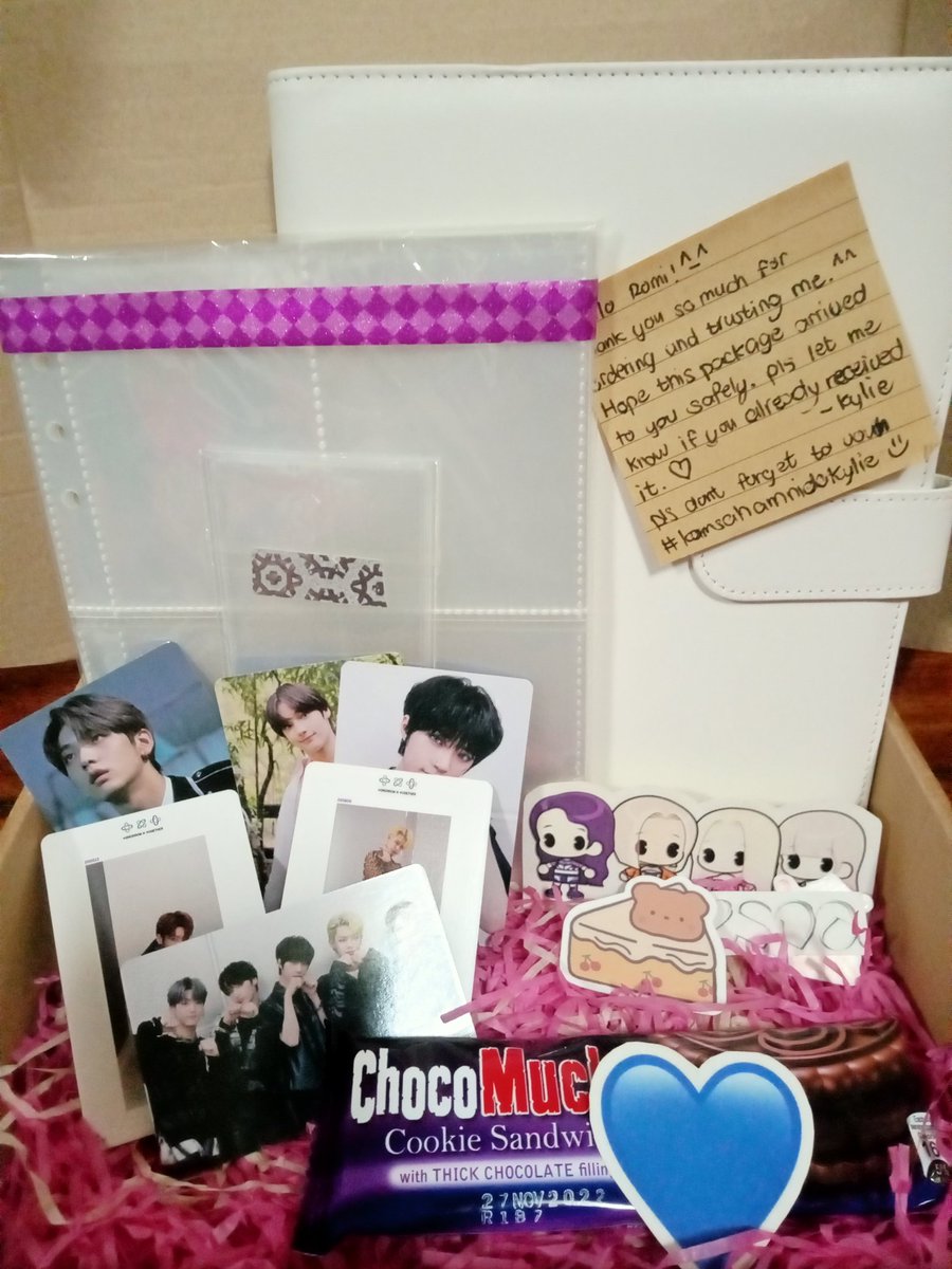 yjmromi's tweet photo. ⛓보증서입니다!

❲#kamsahamnidakylie❳ ❄️ — Yay! A new home for my pcs, thank you so much sa smooth at fast transaction and pagpapauwi sa binder and sleeves ko ng safe. Thank you rin sa freebies, wow ka beng sagana sa freebies yarn. 'Til our next transaction! @kyliebns_  ♥️ https://t.co/KPX3acjJPP
