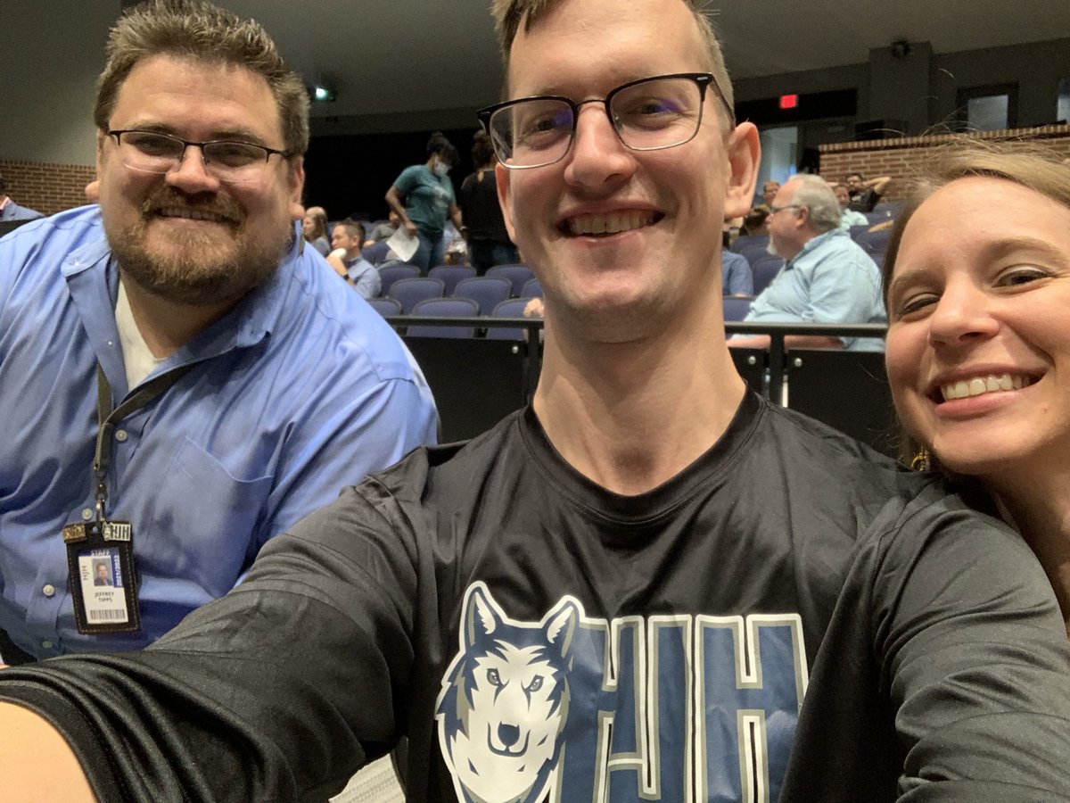 HaskettChoir's tweet photo. The work don’t stop! @PrincipalPaz #wearehaskett #tmearegion23 https://t.co/ObIMQaoJNK