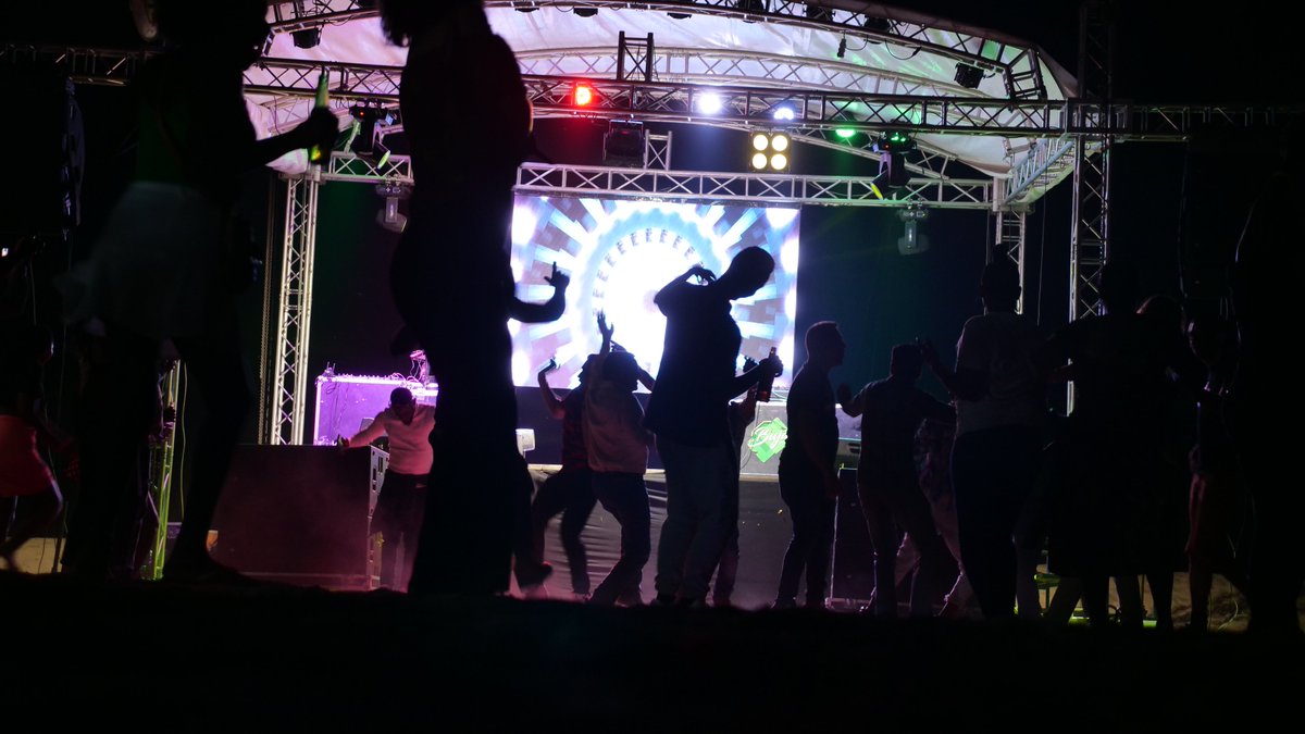 bujaevents's tweet photo. bujaevents vous accompagne dans toutes vos soirées.#partypeople2022
#bujaevents
#christalevent
#events https://t.co/CvttuJrmto