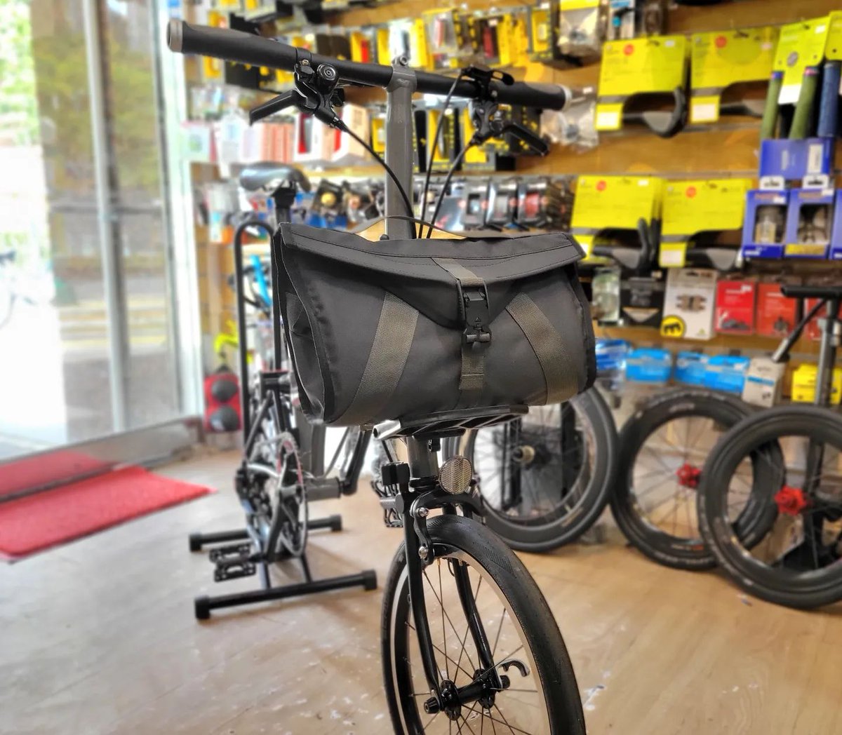 BIKEgangUK's tweet photo. https://t.co/CMnl8y1rzU
T-Pac & Street Munter #TYBLR bags Arriving HongKong BIKE Craftsman #RXExMiniMODs
新品到香港店😍~RXE (Rocx Tone) x MiniMODs 聯名小布車前袋,歡迎使用消費券🤪
#bikecraftsman #單車工匠 #RXE #rocxtone #miniods #fidlock #車頭袋 #小布車前包 #brompton https://t.co/YeY5JCzER9