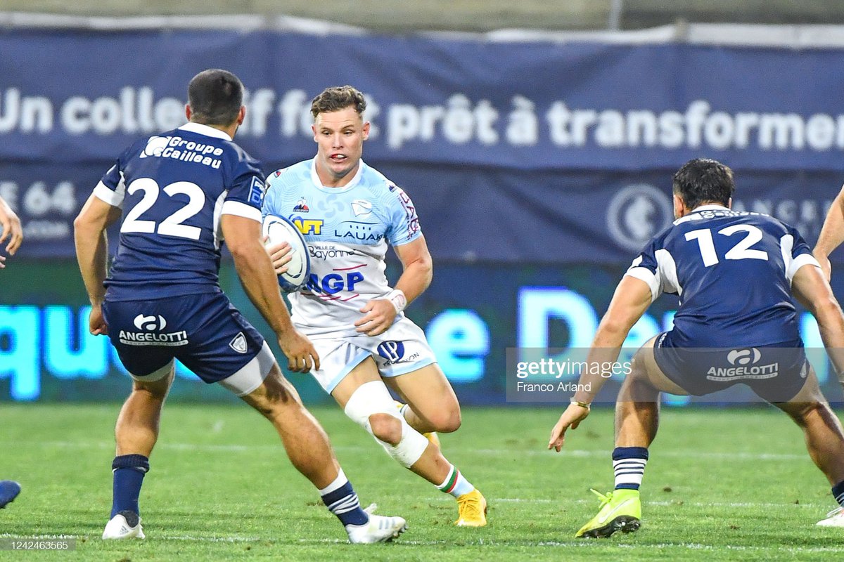 Premier match de pré-saison ✅🕺🏻🔵⚪️ <a href="/avironrugbypro/">Aviron Bayonnais</a>