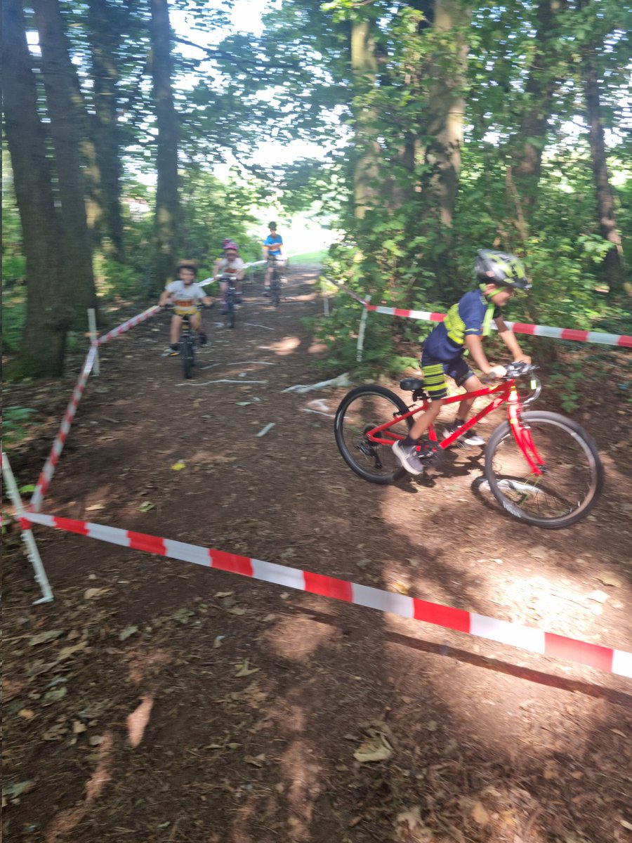 fionareid82's tweet photo. Great event today @AyrBurners 
Boys had a blast @FalkirkJuniorBC https://t.co/3l0wmKUBkL