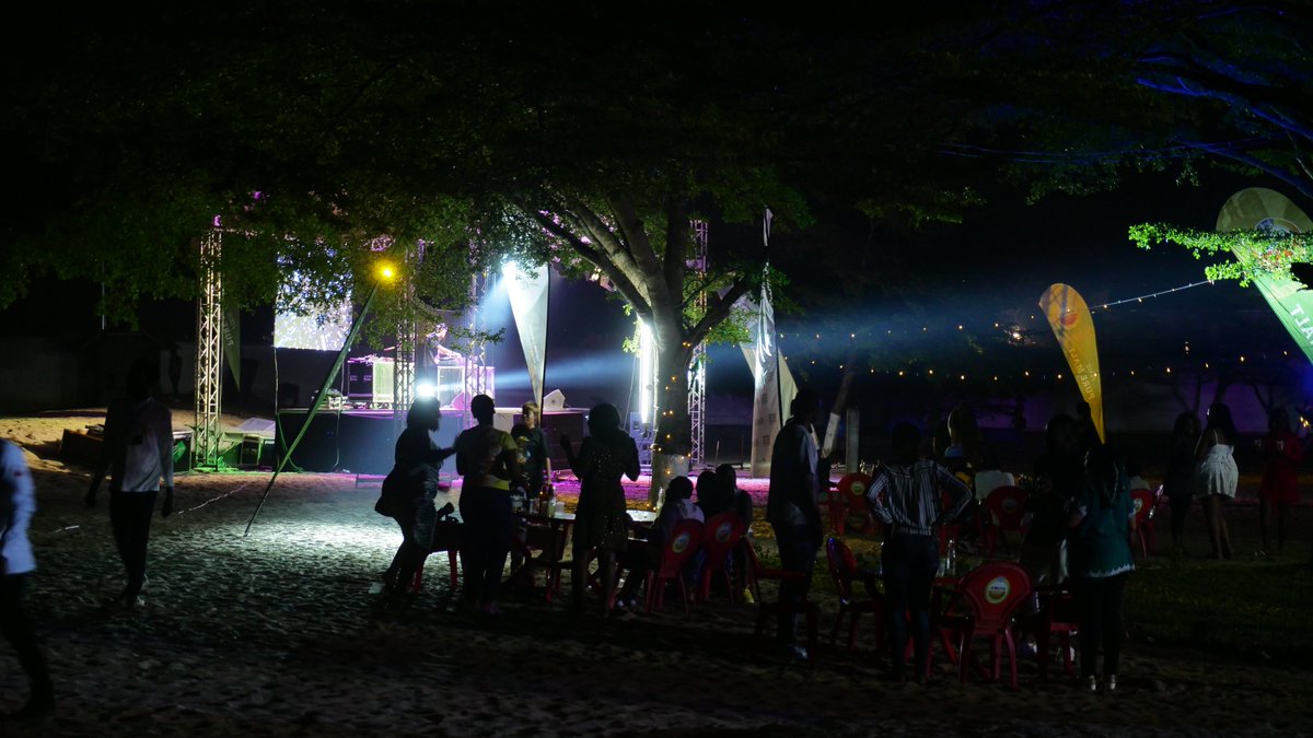 bujaevents's tweet photo. bujaevents vous accompagne dans toutes vos soirées.#partypeople2022
#bujaevents
#christalevent
#events https://t.co/CvttuJrmto