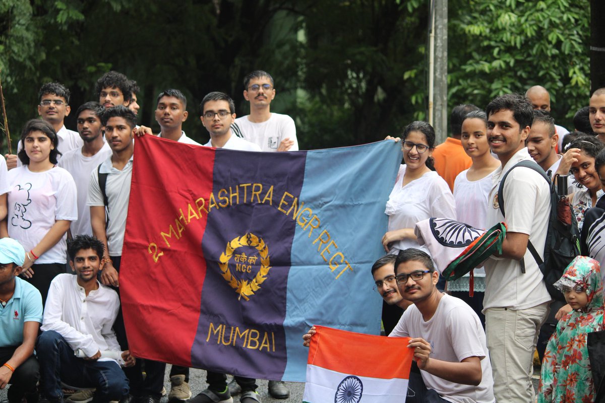 NCC_IIT_Bombay's tweet photo. Jai hind
Patriotic slogans echoed through @iitbombay today at 6:30 am as the #PrabhatPheri rallied on the main road. Flag wavers marched in unity in white outfits. Even rain couldn't dampen thier enthusiasm for 75th #IndependenceDay 
@mah_coy 
@HQ_DG_NCC 
@ncc_dte https://t.co/b3ISLnAEgh