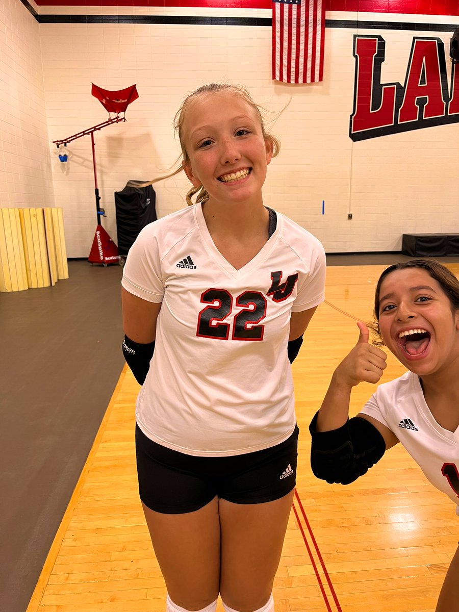 Broncho Volleyball tweet media