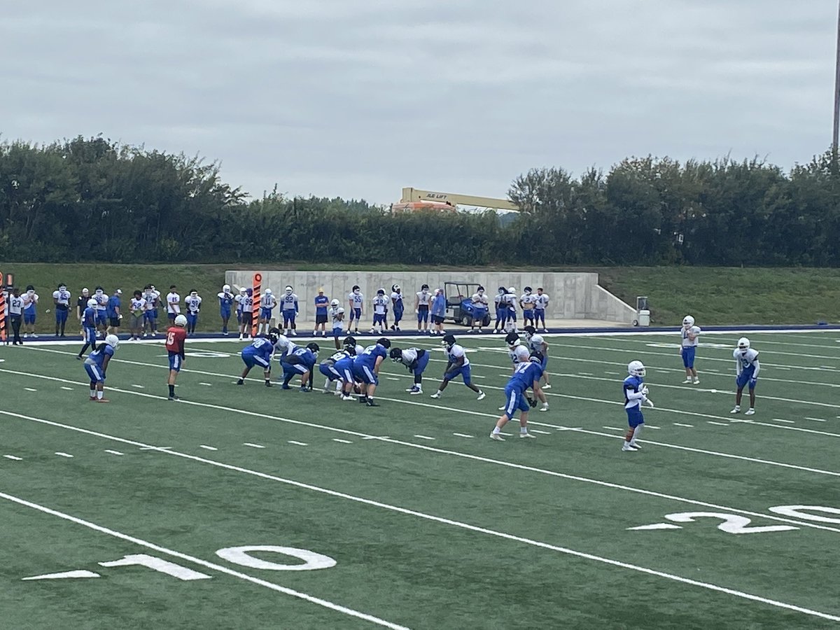 HutterCoach's tweet photo. Football scrimmage this morning. Fun to see a sneak peak at the team. Go Comets!!!!
@mayville_FB https://t.co/v2PZFCWxLw