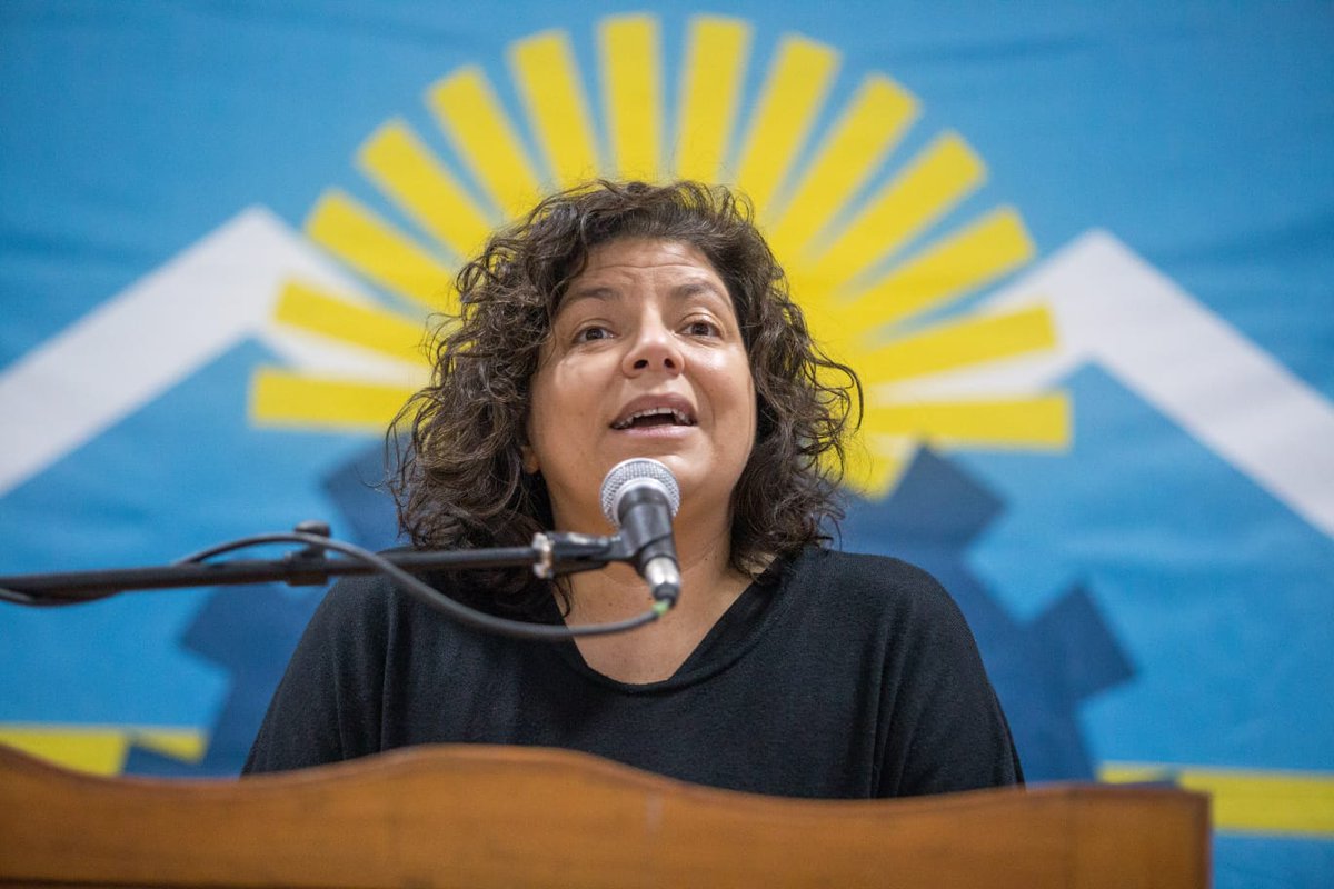 faapura's tweet photo. Gracias por una nueva visita a nuestra provincia @carlavizzotti ❤️
 
En #Chubut trabajamos día a día para garantizar el #DerechoALaSalud y no sería posible sin el constante apoyo del Gobierno Nacional ¡Gracias defender el federalismo de nuestro país! 🇦🇷 
 
📷 @martinlevicoy https://t.co/LnwHw8NGtb