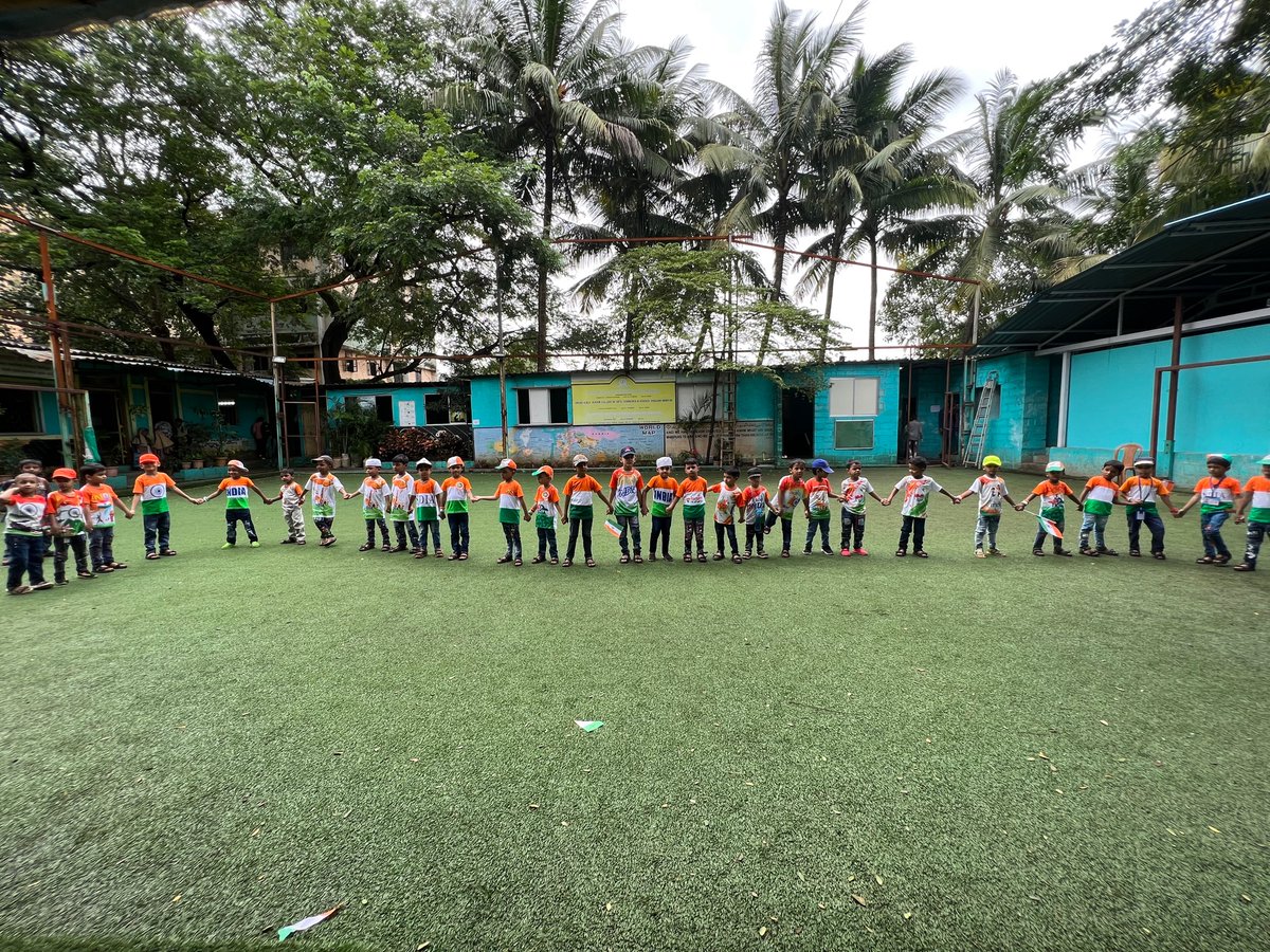 ALUMMAH9's tweet photo. Al-Ummah English School along with every citizen of #India is celebrating it’s 75th Independence #AzadiKaAmritMahotsav Amrit Mahotsav meaning Nectar of grand celebration which signifies the 75 years of India's independence from British Raj https://t.co/IwLyPvNUut