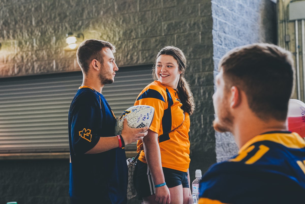 WVUSports's tweet photo. That moment when you get to meet your favorite player 🤩

#HailWV https://t.co/emiiLg3jS0