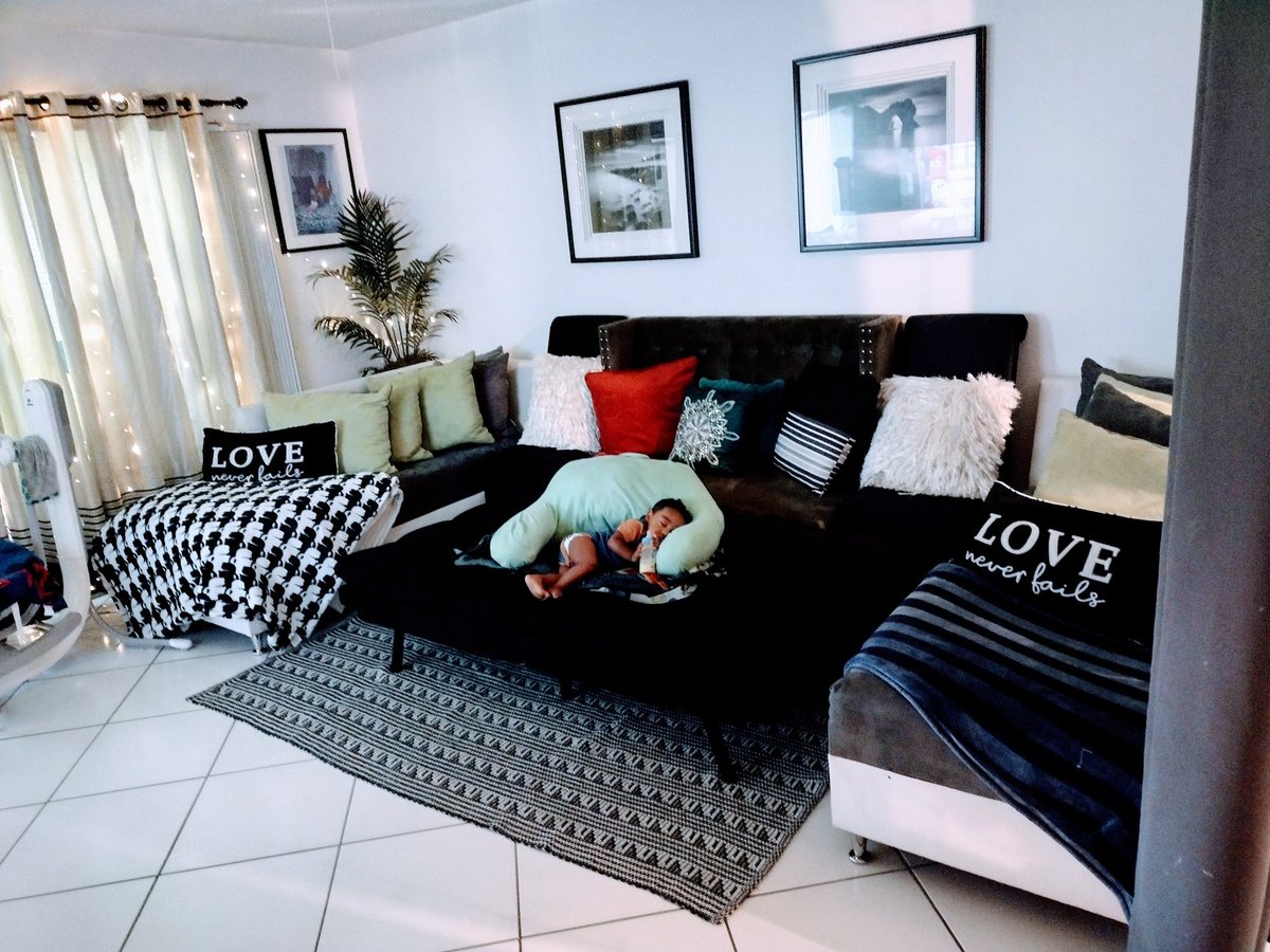 TheRealCHIBA's tweet image. My price Ky'air knocked out after bath 🛁 lol 😂 #2cute