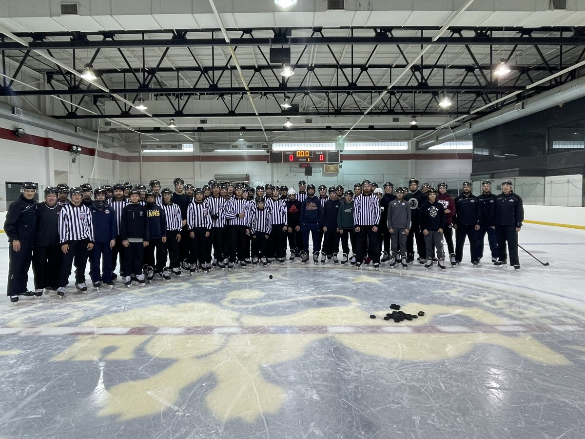 GlennHefferan's tweet photo. Great job by the @aahaofficiating Staff  and these new level 1 and returning level 2 officials! #letsplayon #Respect #NoRefsNoGame @AtlanticDistr @usahockey @USAHOfficiating https://t.co/Bp5MLkTdtb