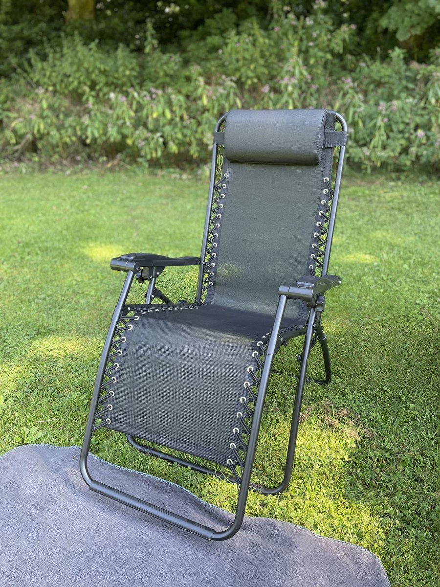 BeardyManRunner's tweet photo. Not tweeted in ages...

So today mostly I will be testing my new camping chair 😎

#summer #yorkshire #lazyday https://t.co/koZIa5adEj