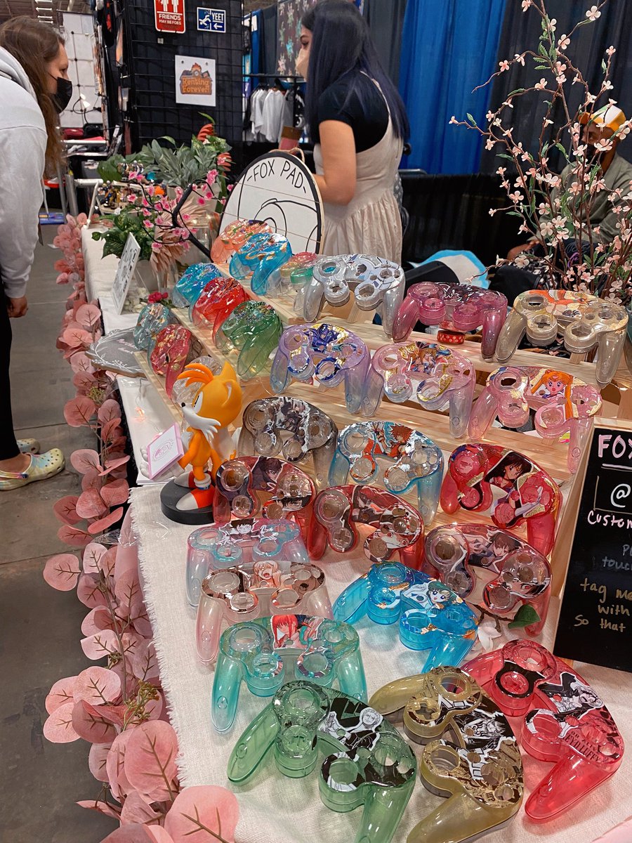 littleteafox's tweet photo. some pictures from yesterday but we are still set up at super smash con (-: been feeling anxious lately but everyones been amazing

some designs sold out!! 

@OkamiSwan and @ghoulrunnings are also set up here this weekend and are running out of stock so please stop by 💖 https://t.co/BBrP1Bebro