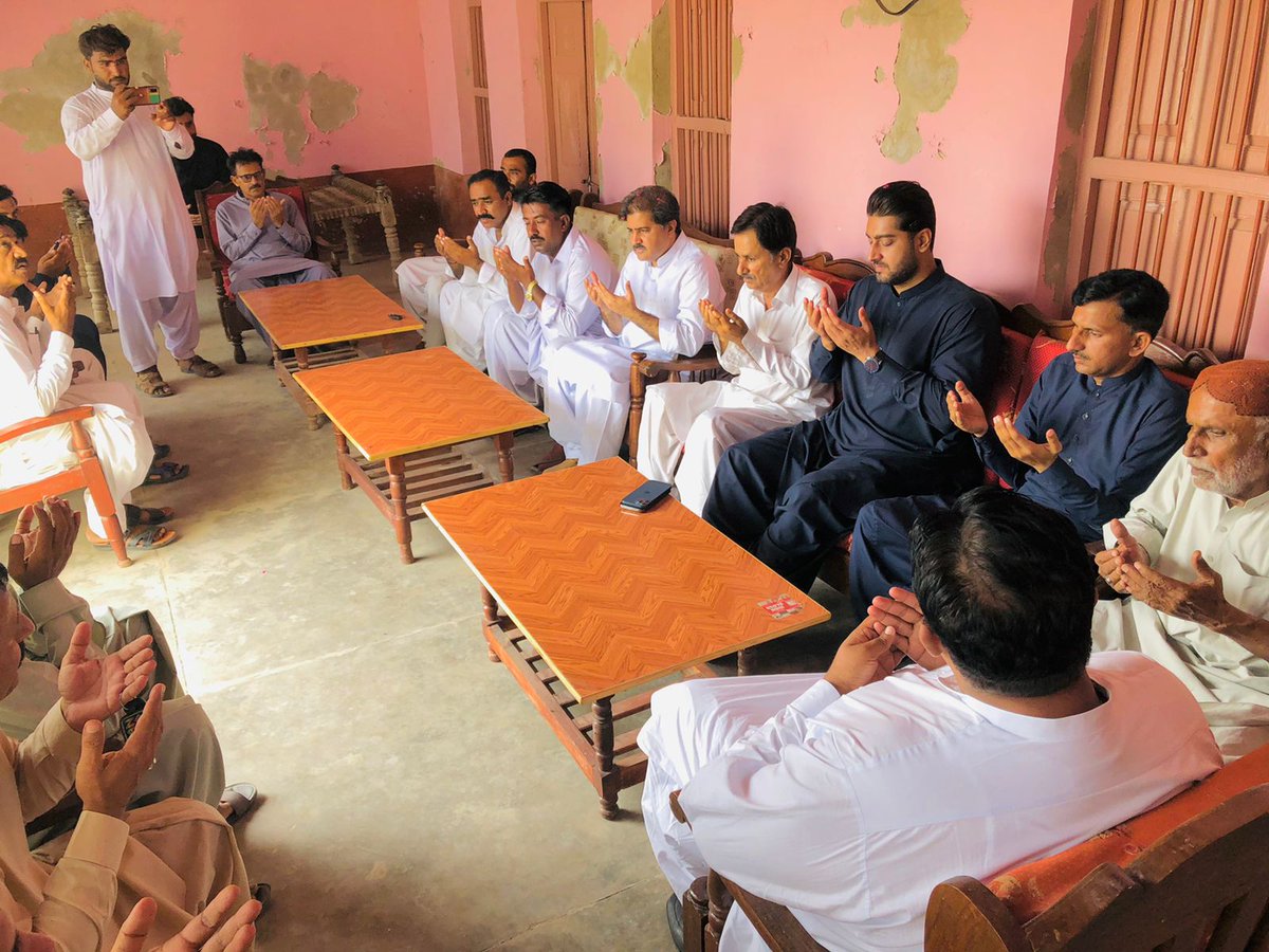 sirajuddin110's tweet photo. MPA @GhanwerIsran visited residence of Akber Khan Jarwar for condolene village Pandhi Khan Jarwar UC Arzi Bhutto district Sijawal Junejo PS15. https://t.co/ukJGj4l95h