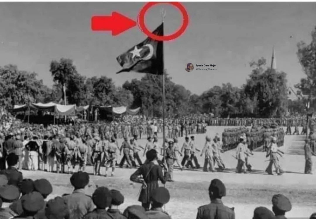 Shiahism's tweet photo. This Picture was taken on the 16th of August 1947 First Guard of Honour to the Governor General of Pakistan Mr.Muhammad Ali Jinaah where Pakistan National flag was mounted with "پنجہ حضرت غازی عباس" on the top🇵🇰 #Shiaism_threads #14August🏴 https://t.co/7A86pu1Y8k