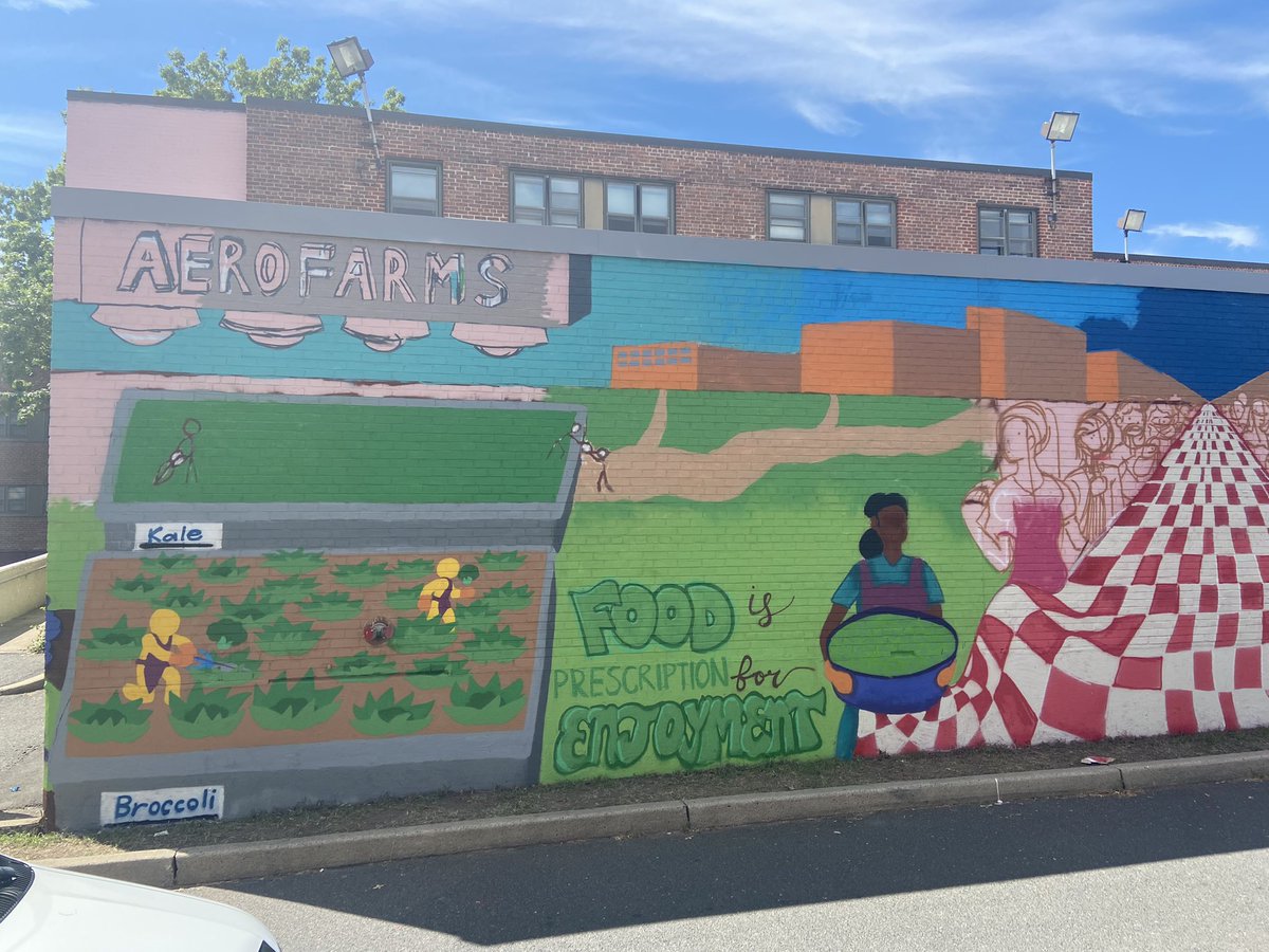 InukoExo's tweet photo. I’ve joined a program for the summer called the Jersey City Mural Arts Program and it’s been an eye-opening experience doing it last year. It’s one of the most rewarding things being able to give back the community with the creation of a new landmark.
This week’s progress:
#JCMAP https://t.co/JVsFCzCEfb
