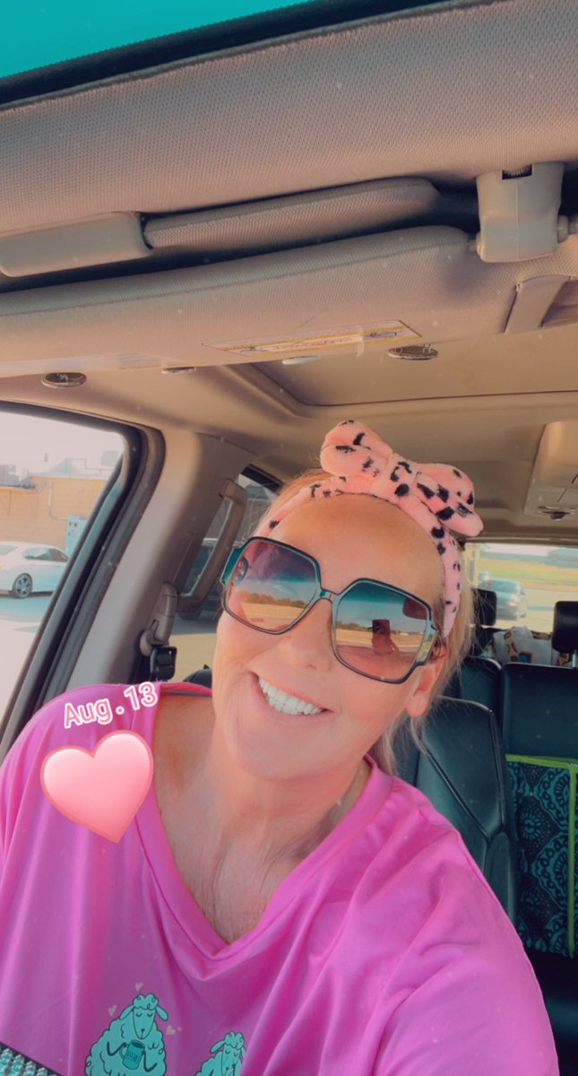 OrtizLemansky's tweet photo. This is how I’m rolling out on a Saturday morning to get donuts for the Fam 😂 Because #WhoTheFCares 😝 #Biscuits #Joots https://t.co/3SWU6bPj3q