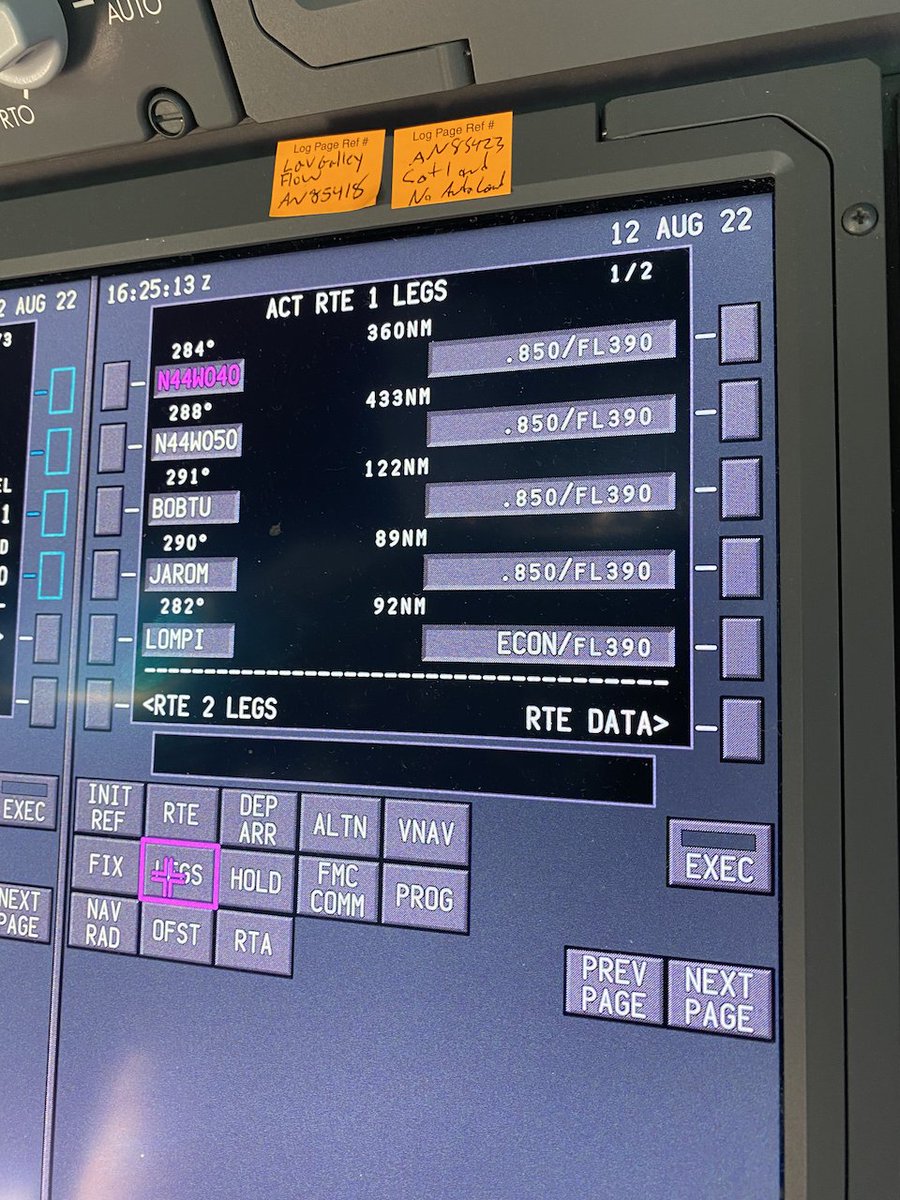 ShaunHorton78's tweet photo. #NextGenATC today, receiving a reroute over the Atlantic Ocean used to be done over a scratchy HF radio, it is now received digitally and automatically loaded into the navigational computers #AvGeek #b787 @navcanada #LoadExecuteAccept https://t.co/9vwrthBfDG