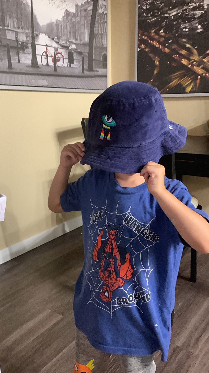RodrigoKouji's tweet photo. @goopdoods @UrMomNFT  #buckethat https://t.co/c65jh5UFTp