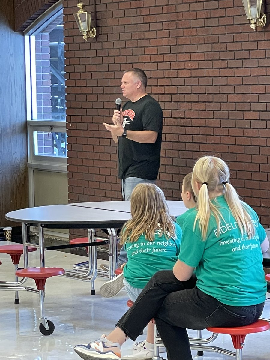BenBrownSLC's tweet photo. It’s great to be back at @WestHighSLC for #FidelityCares School Transformation Day for an exciting day of volunteering! @HandsOnPHX #FidelityAssociate #FidelityUT #ShowUp https://t.co/9C304K0Mja