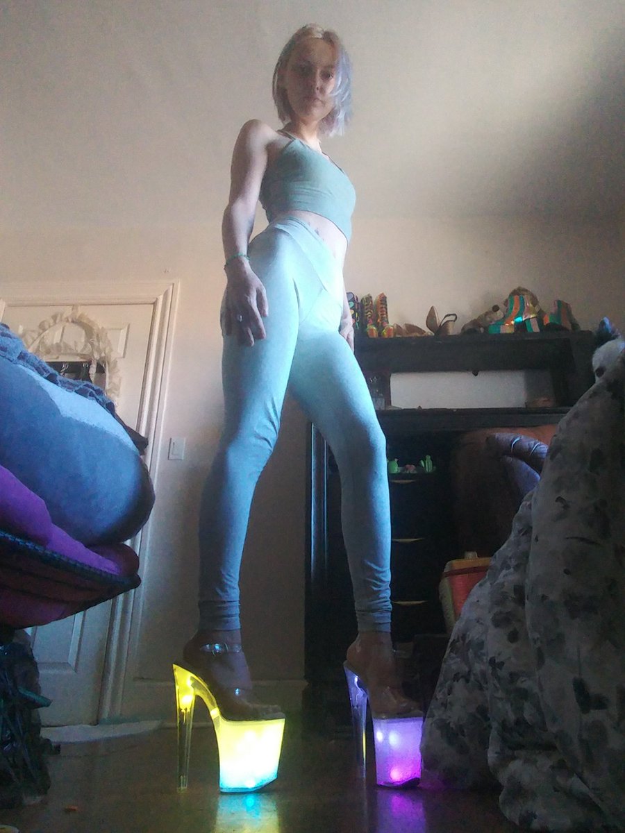 BreeSweetFeet's tweet photo. @Footlover24and7 Couldn't choose just one https://t.co/GruYKnjLJN