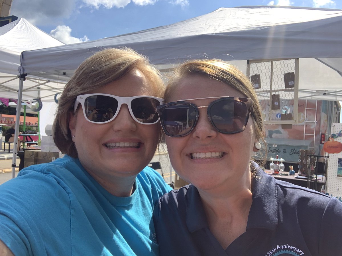 JacquieGrady's tweet image. Enjoying the Waldensian Festival in Valdese with my BCPS peeps. #AllInBCPS #ignitelearningbcps @charlesw2015 @Courtne98877019 @BurkeCoSchools