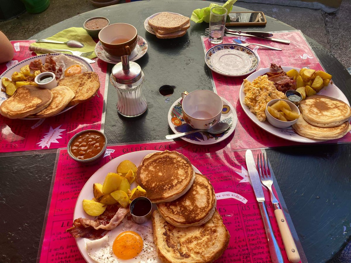 Marieee2106's tweet photo. Little #Brunch with friends 🥰 https://t.co/VFIUlW5if8