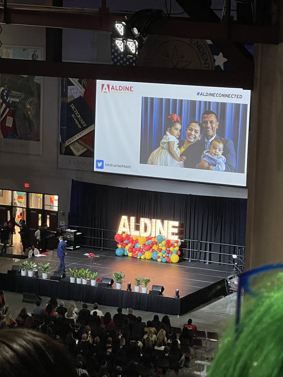 Mrs_Eibarra's tweet photo. Odom Cougars getting our hearts, mind and spirit fueled 💚for the new school year at convocation! Thank you for the energy and inspiring words. @DrZelayaSpeaks ¡Con ganas! @OdomES_AISD @RicardoPequeno1 @MsRosalesMEd @KimCounselor1 #AldineConnected #AldineConectado https://t.co/C4vO6p8L1H