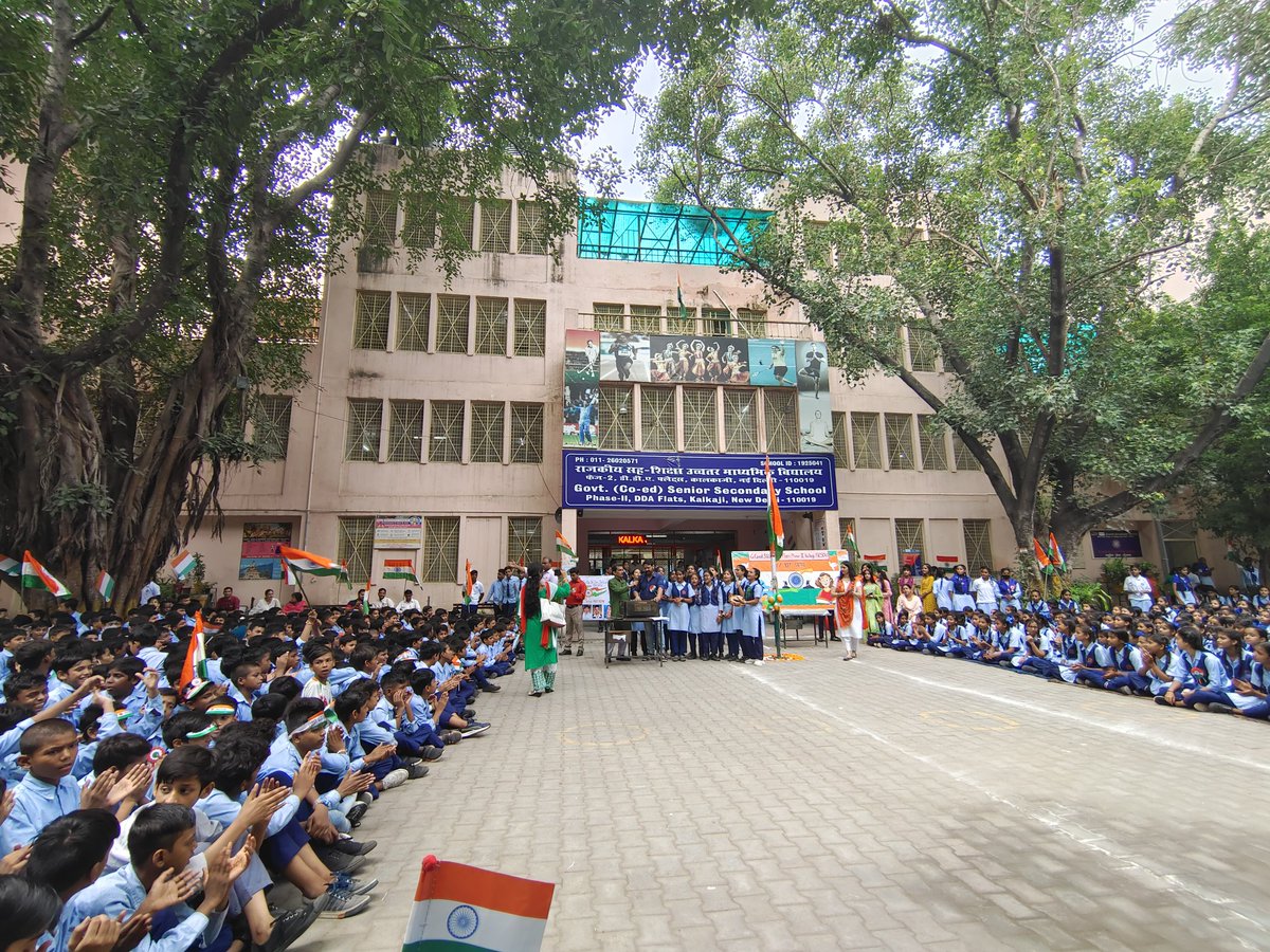 drpriyalaxmi's tweet photo. What would you do this 15th August

Plant a tree this Independence day !

This was the message by HoS Mrs Anjali Gupta mam at independence day celebration at G. Coed SSS DDA Flats Kalkaji.

ऐ वतन वतन मेरे आबाद रहे तू! https://t.co/izn1NEm9QI
