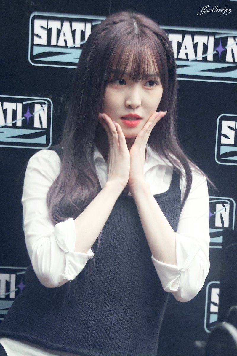 colourfuland55's tweet photo. 20220809 StationZ 
#yuju #유주 https://t.co/1cc4nfQv4g