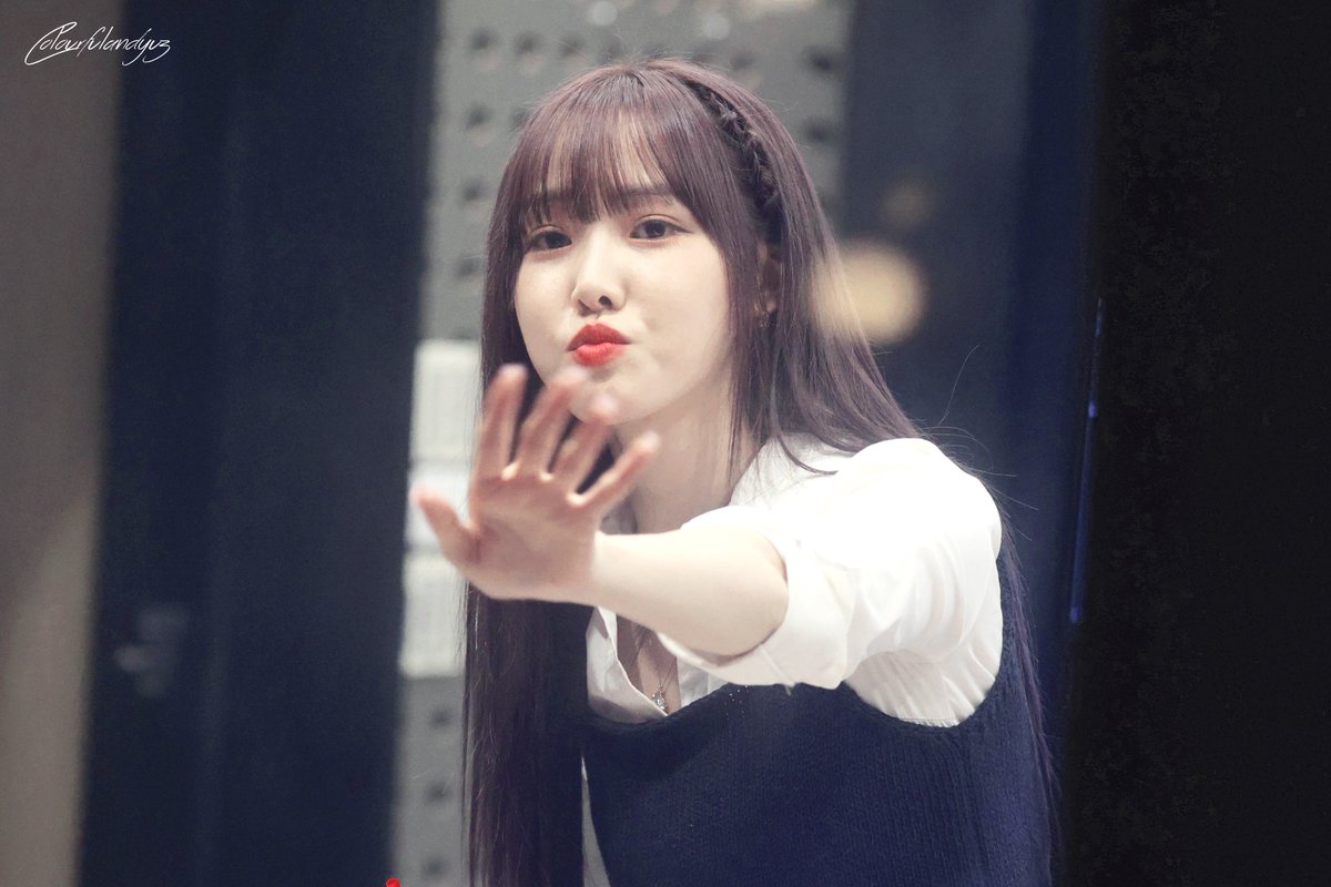 colourfuland55's tweet photo. 20220809 StationZ 
#yuju #유주 https://t.co/1cc4nfQv4g