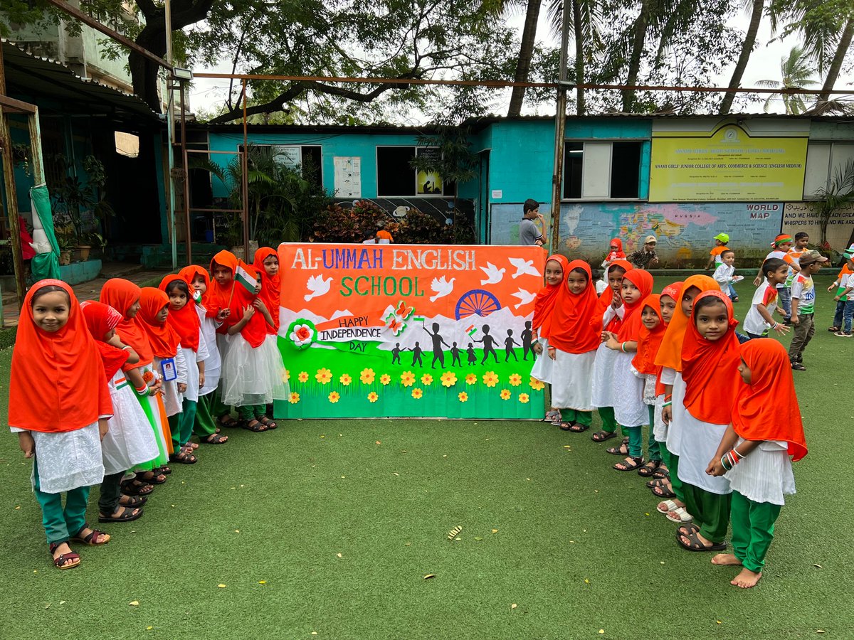 ALUMMAH9's tweet photo. #AlUmmahEnglishSchool along with every citizen of #India is celebrating it’s 75th Independence day. #AzadiKaAmritMahotsav Amrit Mahotsav meaning Nectar of grand celebration which signifies the 75 years of India's independence from #BritishRaj https://t.co/Qwa3ACOOdl