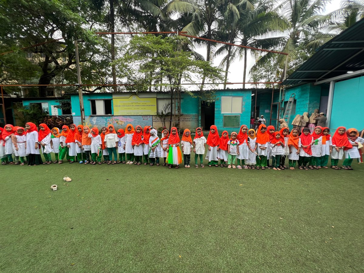 ALUMMAH9's tweet photo. #AlUmmahEnglishSchool along with every citizen of #India is celebrating it’s 75th Independence day. #AzadiKaAmritMahotsav Amrit Mahotsav meaning Nectar of grand celebration which signifies the 75 years of India's independence from #BritishRaj https://t.co/Qwa3ACOOdl