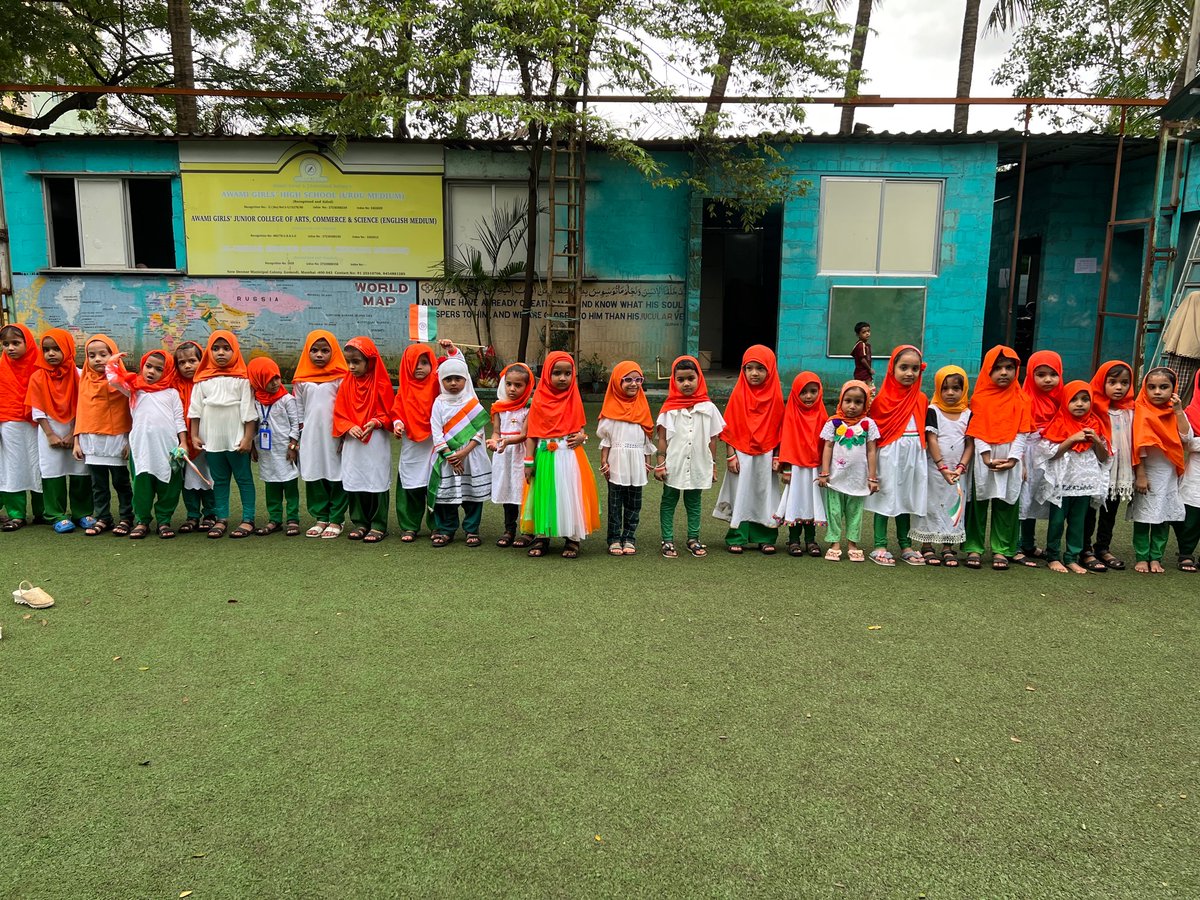 ALUMMAH9's tweet photo. #AlUmmahEnglishSchool along with every citizen of #India is celebrating it’s 75th Independence day. #AzadiKaAmritMahotsav Amrit Mahotsav meaning Nectar of grand celebration which signifies the 75 years of India's independence from #BritishRaj https://t.co/Qwa3ACOOdl