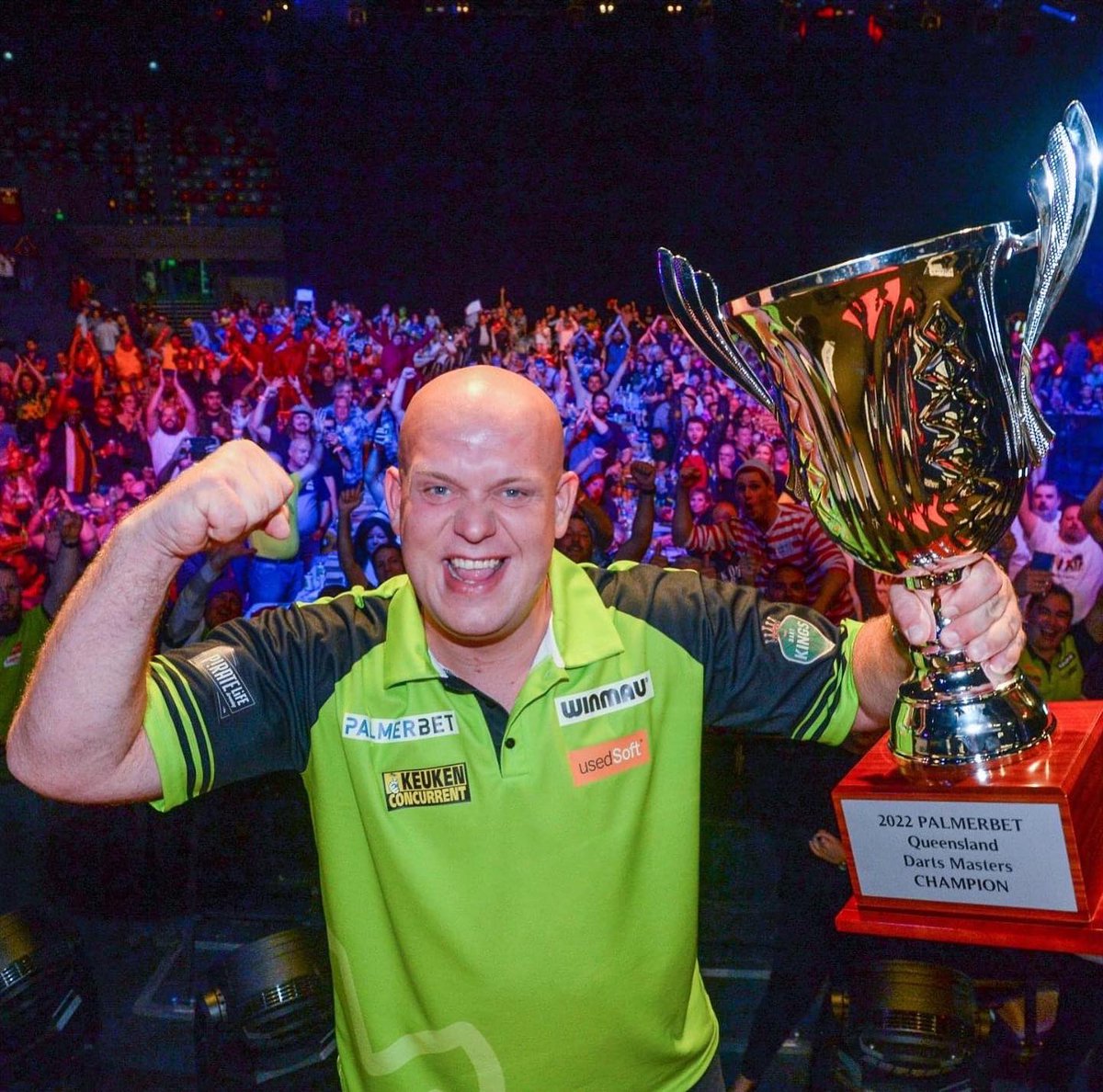 MvG180's tweet photo. Very happy to be the first name on this trophy. Like at the Matchplay I got better as the tournament went on. 3 TV tournaments in row and Iβm not even in 3rd gear yet. Thank you Townsville and for all the support Iβve had over the last few days ππ¦πΊ #UsedSoft https://t.co/A0wrXdmo7s
