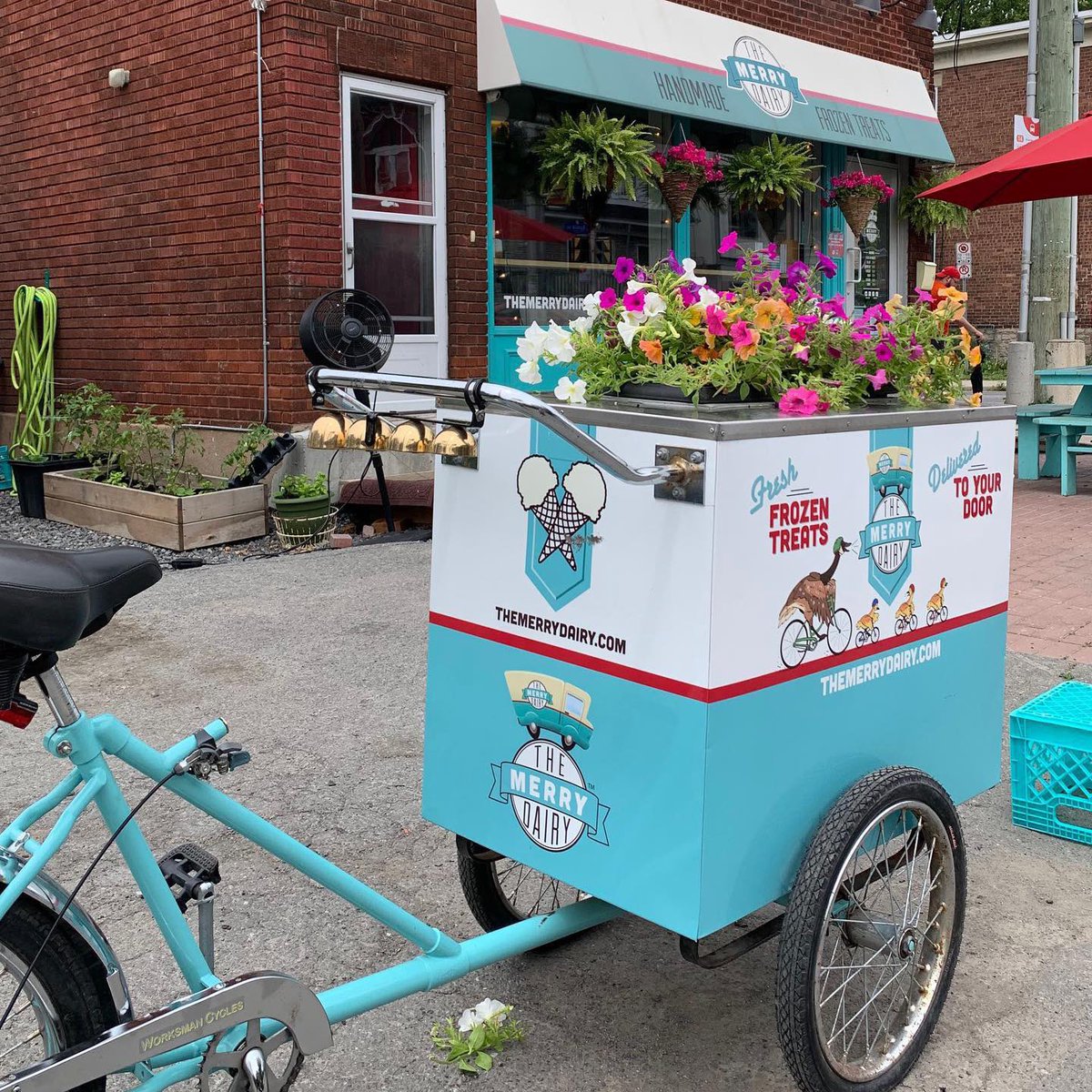 TheMerryDairy's tweet image. Morning :(

This bike went missing overnight. 

Any information on its whereabouts would be so appreciated.